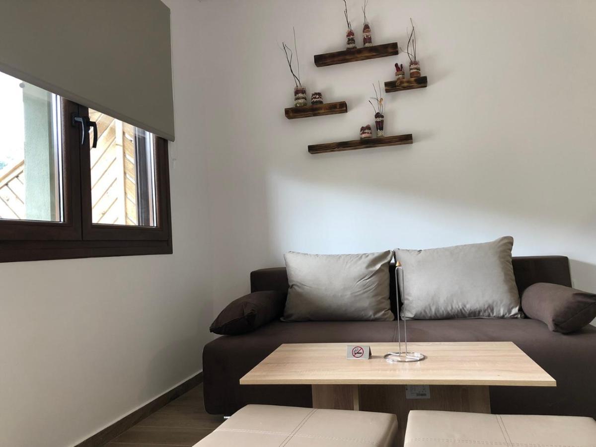 Mad'S Villas Néa Péramos Extérieur photo