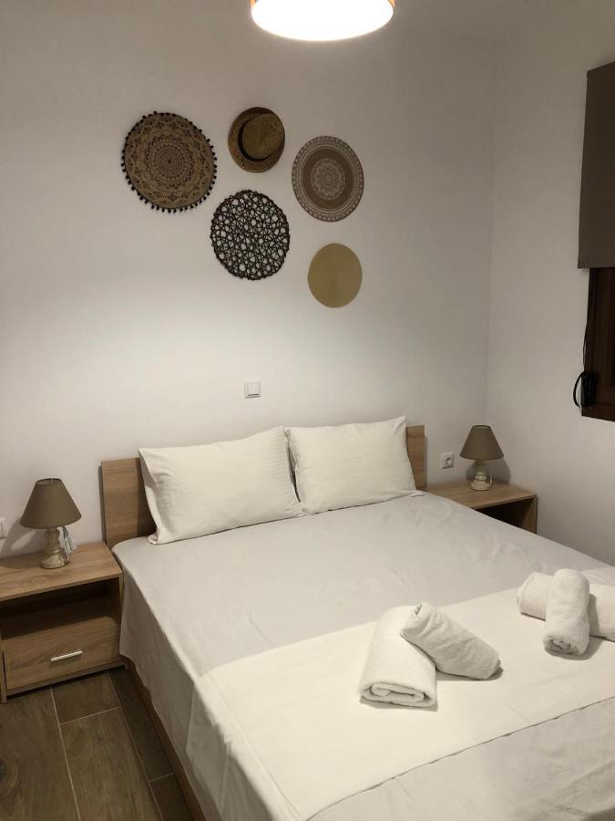 Mad'S Villas Néa Péramos Extérieur photo