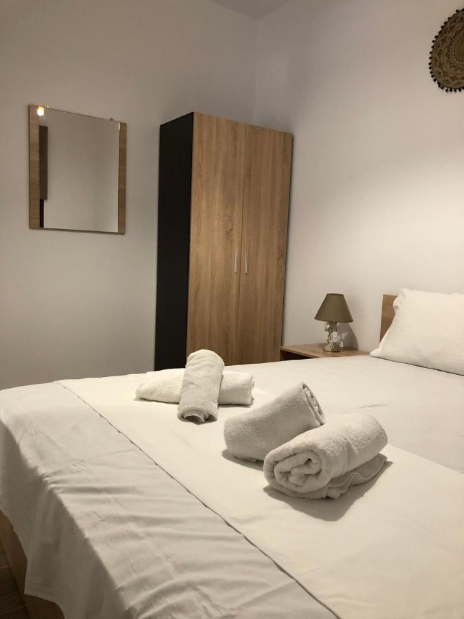 Mad'S Villas Néa Péramos Extérieur photo