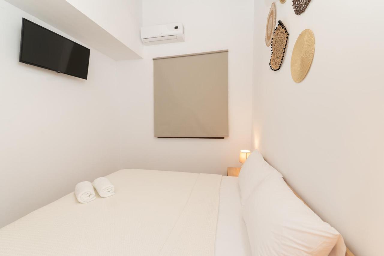 Mad'S Villas Néa Péramos Extérieur photo
