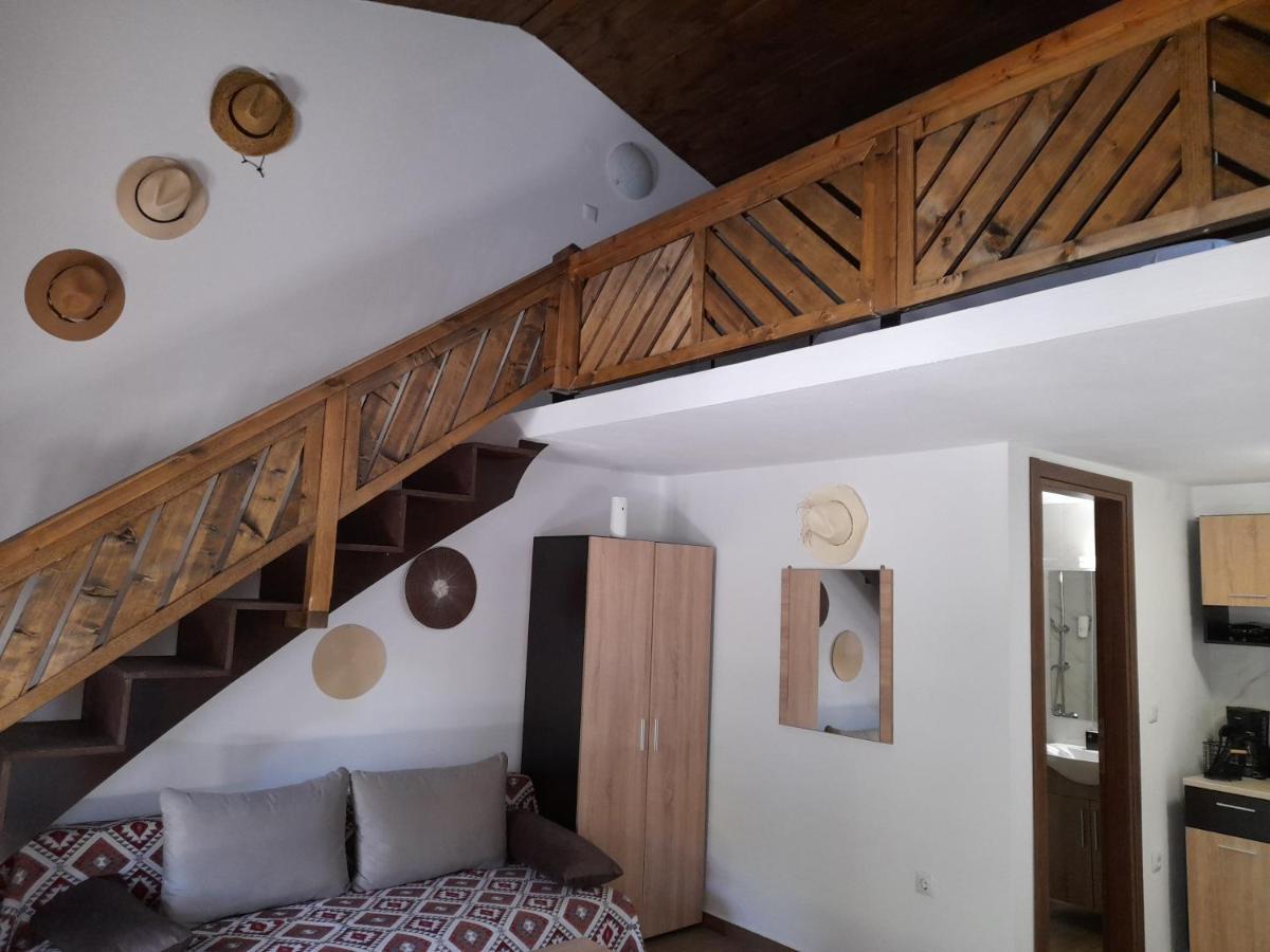 Mad'S Villas Néa Péramos Extérieur photo