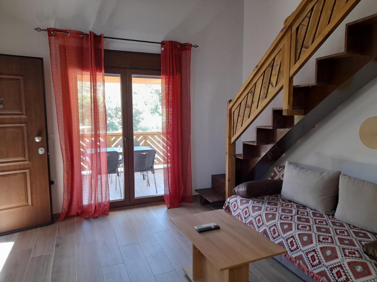 Mad'S Villas Néa Péramos Extérieur photo